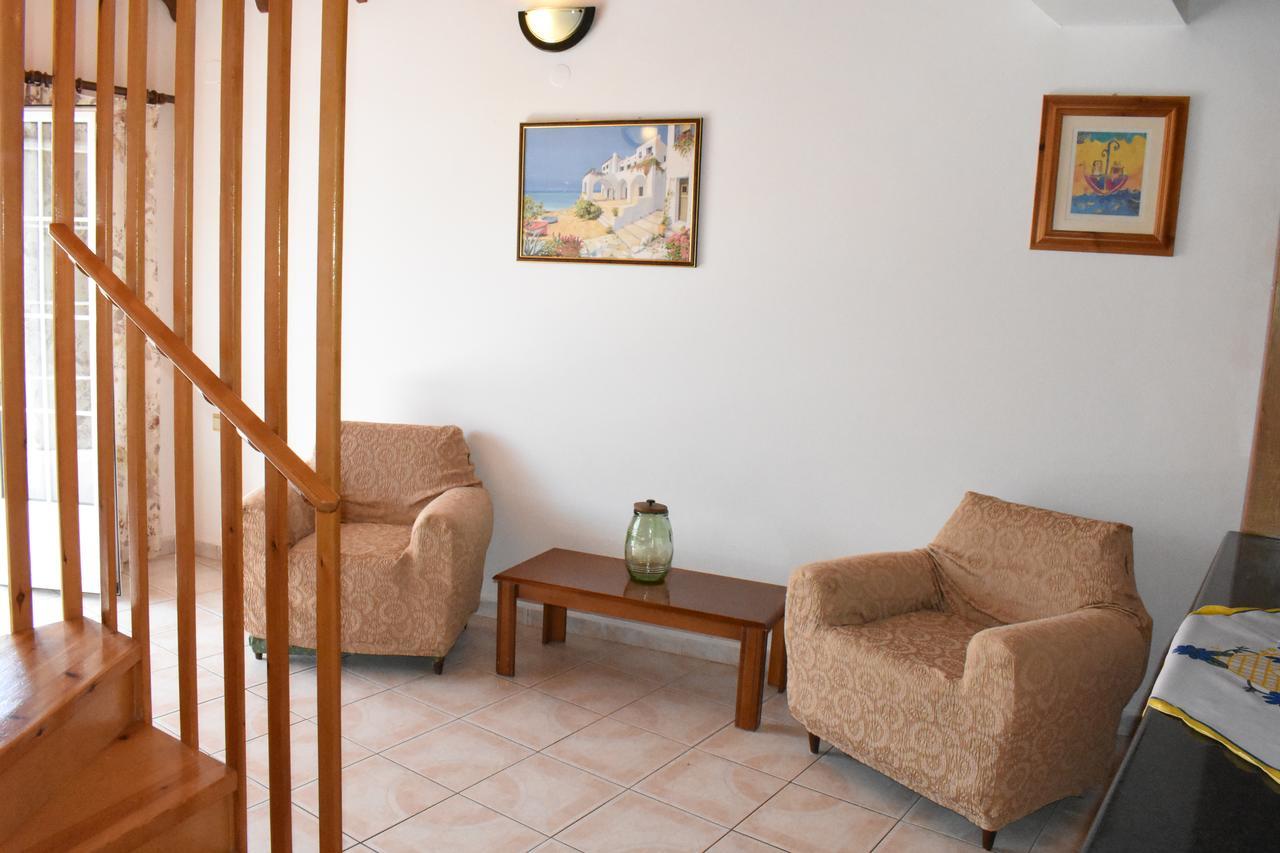 Starvillas Apartments And Studios Αγία Ευφημία Εξωτερικό φωτογραφία